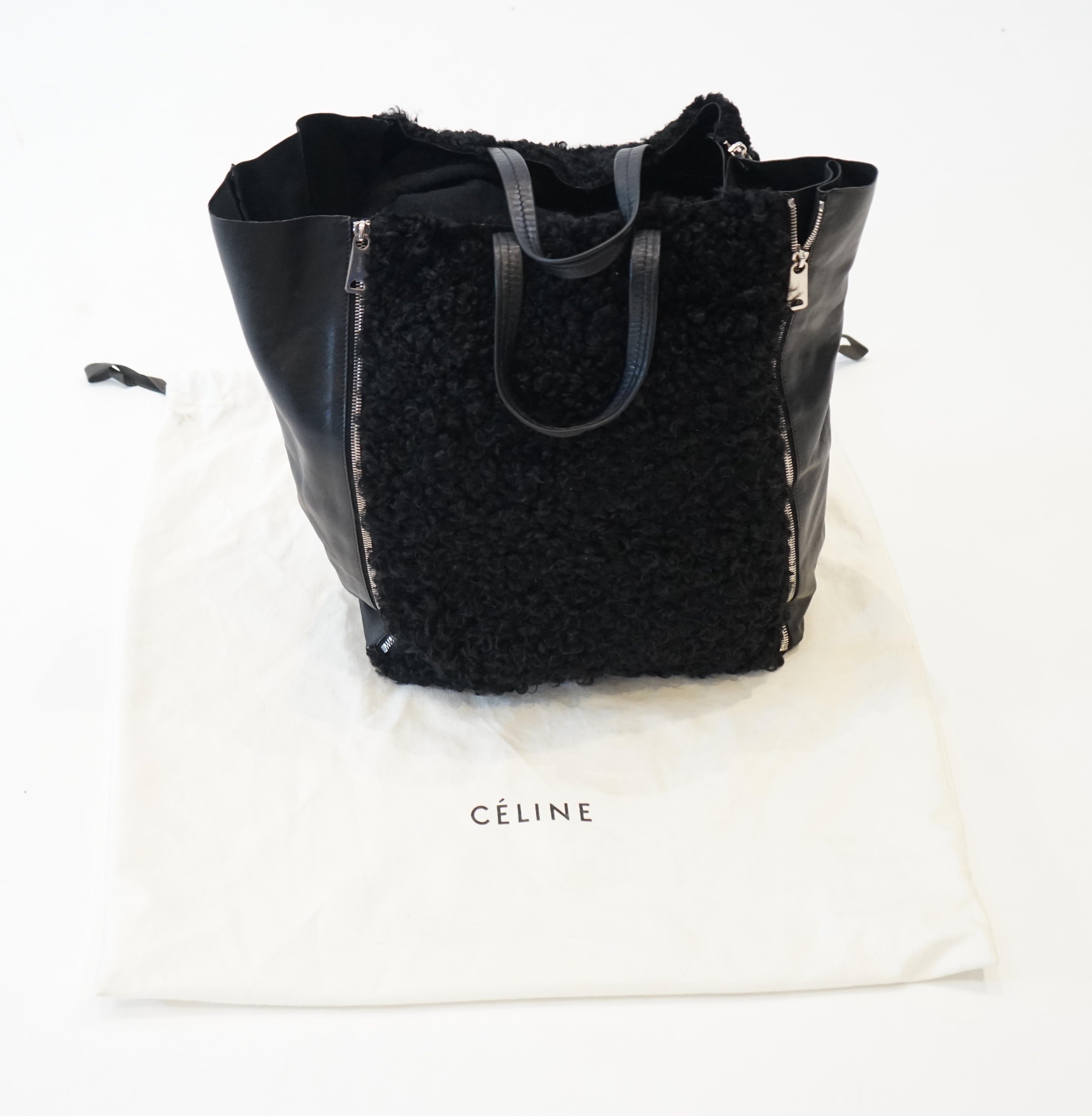 A Celine black shearling and black leather Vertical Gusset Cabas tote bag, Bag width 13cm, length 32cm, height 41cm